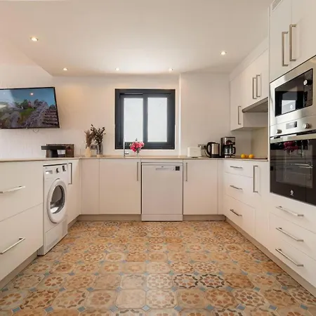 Holiday home New Renovated With Modern Touch